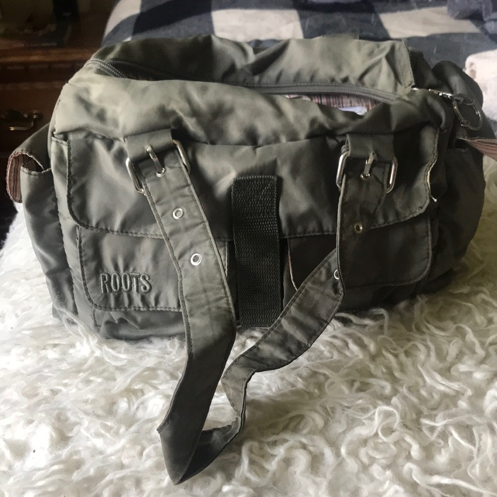 Roots purse